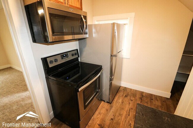 Building Photo - 505 Bluemont Ave