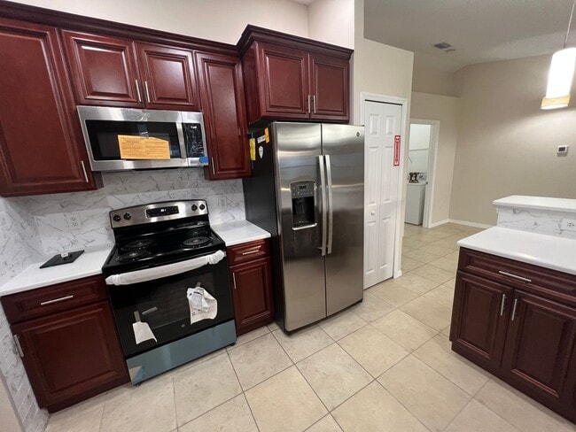 Building Photo - 3037 Bonkirk Dr