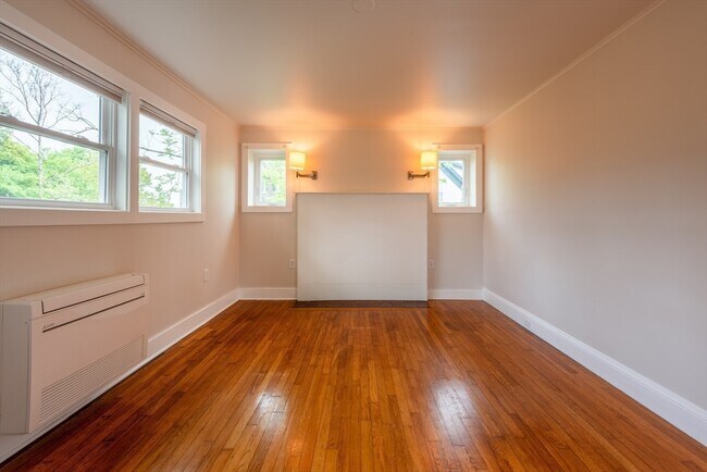 Building Photo - 8 Hideaway Pl