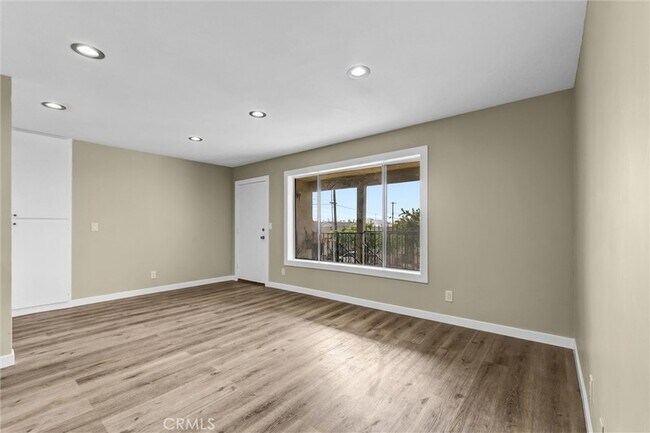 Building Photo - 20526 S Western Ave