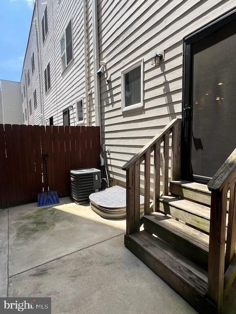 Building Photo - 641 N 6th St