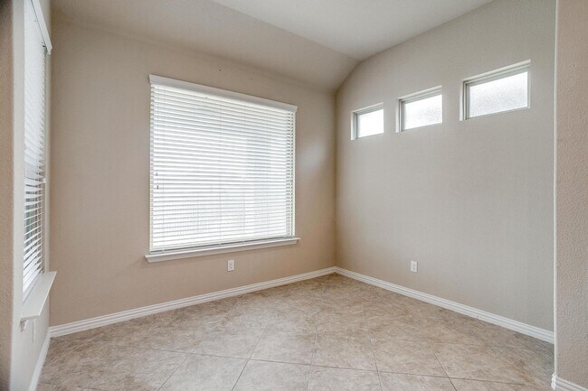 Building Photo - Beautiful 5 Bed, 3 Bath, 2-Story Home in Morningstar Subdivision- Aledo ISD- 76008