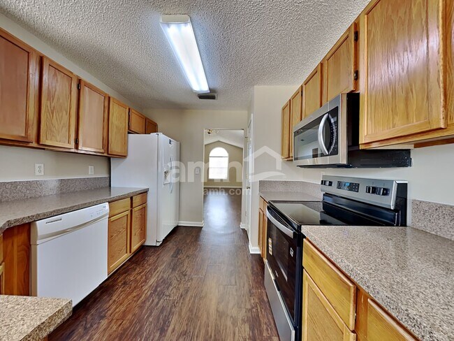 Building Photo - 530 Fallen Timbers Dr