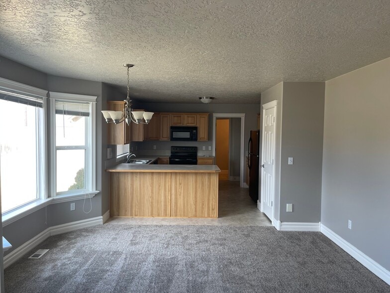 Building Photo - 1127 Elgin Ct