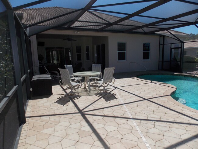 Building Photo - 1289 N Hunt Club Dr