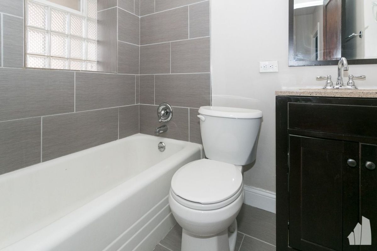 Building Photo - 3827 N Drake Ave