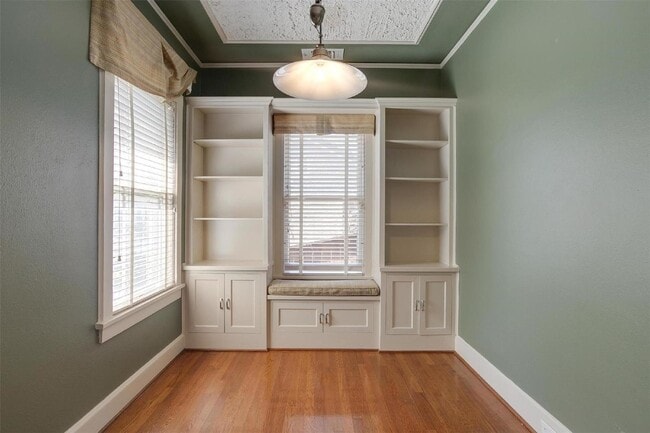 Building Photo - Charming home in Coveted Berkeley Place!