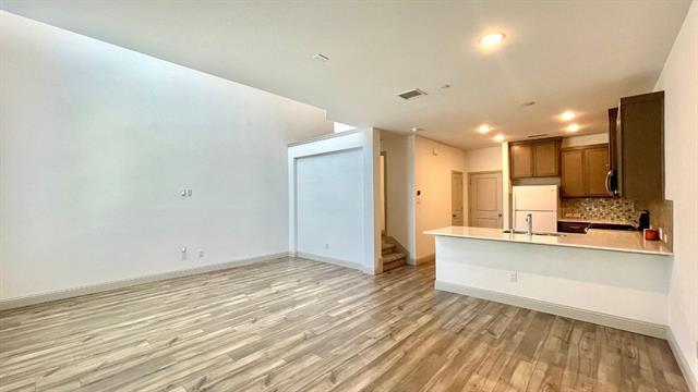 Building Photo - 4304 Oliver Dr