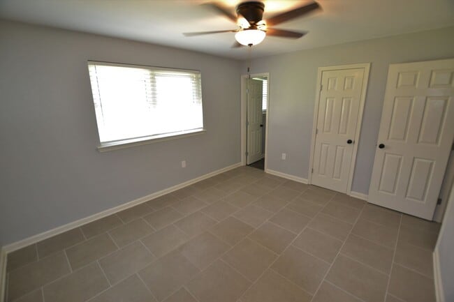 Building Photo - Must See!  Newly remodeled, 3 bdroom, 1.5 bath home in Mayfair North Subdivision