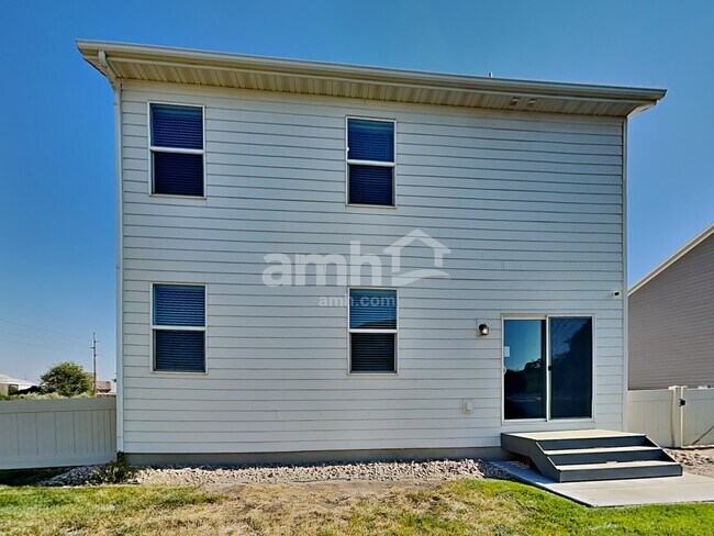 Building Photo - 825 W Grover Ct
