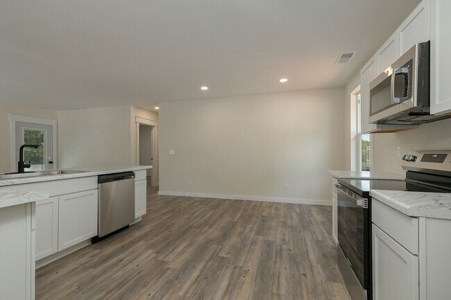 Building Photo - BRAND NEW 3 Bedroom | 2 Bathroom | 2 Car G...