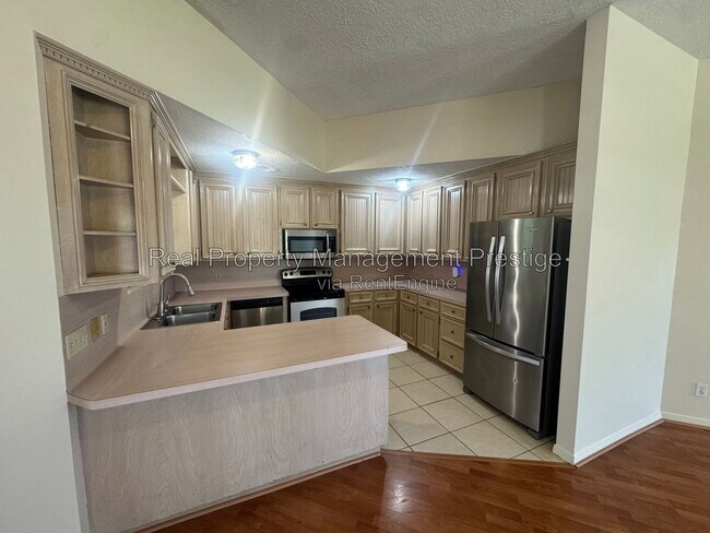 Building Photo - 4422 Egret Dr