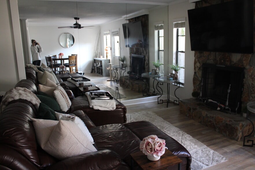 Building Photo - 3424 W Lemon St