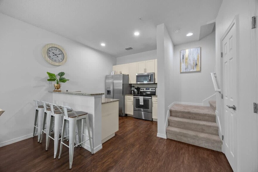 Building Photo - 3210 Gold Ln