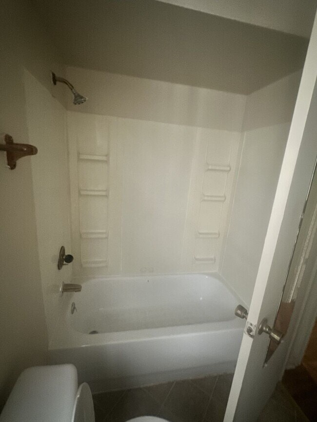 Building Photo - 501-505 Hamilton St