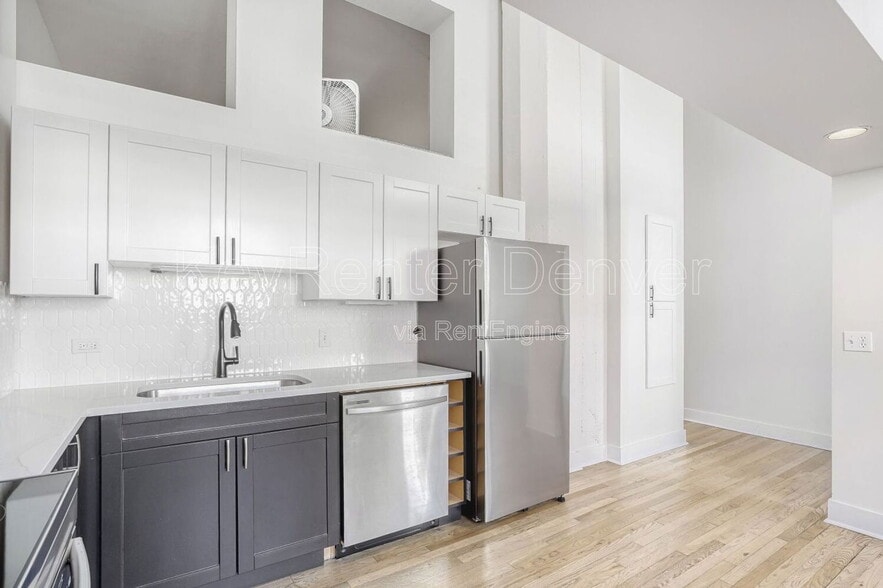 Building Photo - 720 16th St St