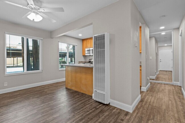 Building Photo - 975 Murrieta Blvd