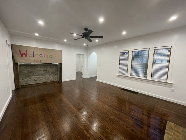 Living Room and Main Entrance with View of Bar Area into Kitchen - 433 N Cypress St