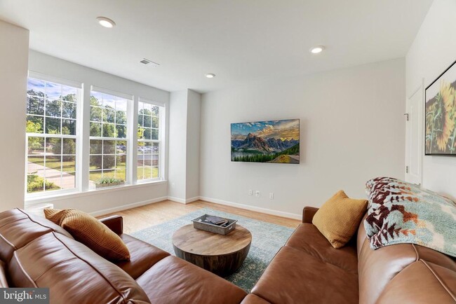 Building Photo - 4418 Fair Lakes Ct