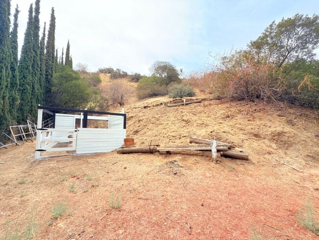 Building Photo - Luxury 3-Bedroom + Bonus Room Home in Gated Shadow Hills Community – Short & Long Term Available