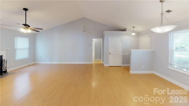 Building Photo - 13906 Glendevon Ct