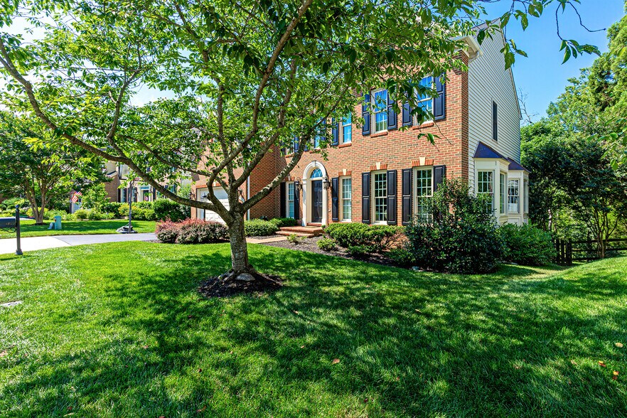 Building Photo - 47333 Middle Bluff Pl