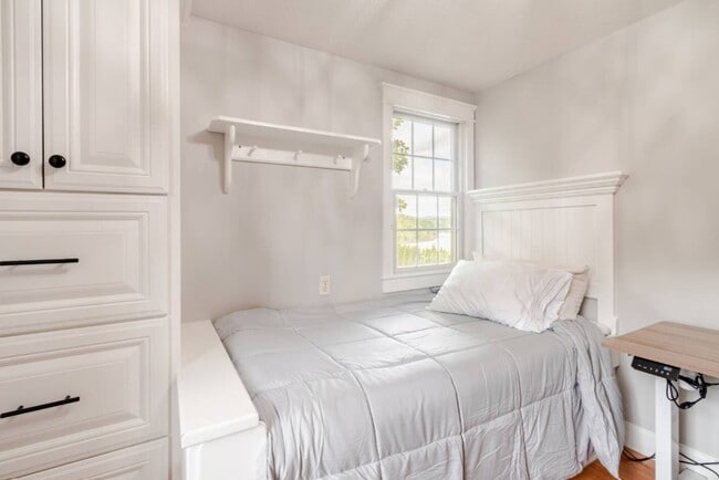 Building Photo - 45 Indian Hill Ave