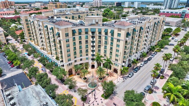 Building Photo - 610 Clematis St