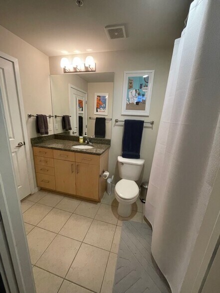 Building Photo - 1700 Bassett St