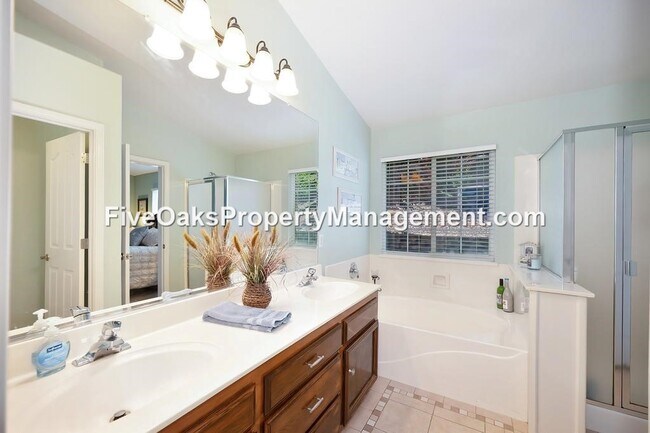 Building Photo - 531 Rowlands Ct