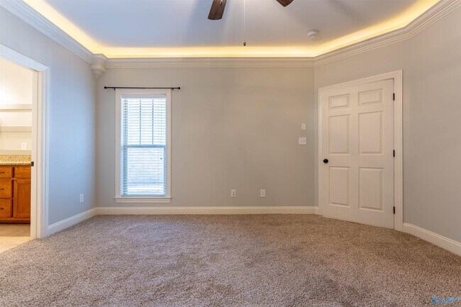 Building Photo - 525 W Mossyleaf Dr SW