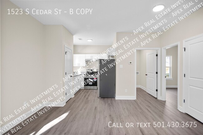 Building Photo - 1523 S Cedar St
