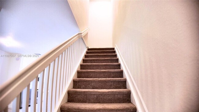 Building Photo - 1668 SE 26th Ter