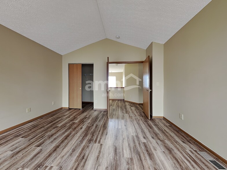 Building Photo - 6476 Kelsey Ct