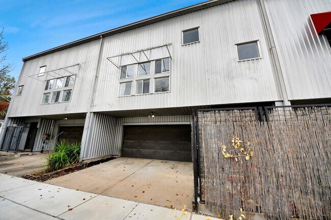 Building Photo - 1428 Bailey St
