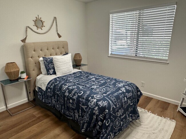 Building Photo - Must See This Remodeled 2 Bedroom, 1 Bathroom Condo in San Jose!