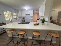 Building Photo - 2510 Lake Ellen Dr