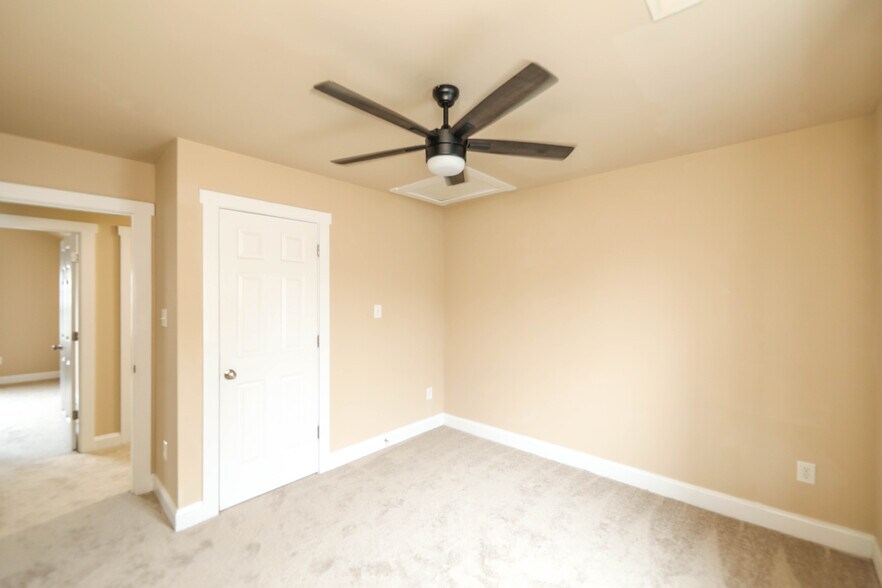 Building Photo - 328 Marquette Ct