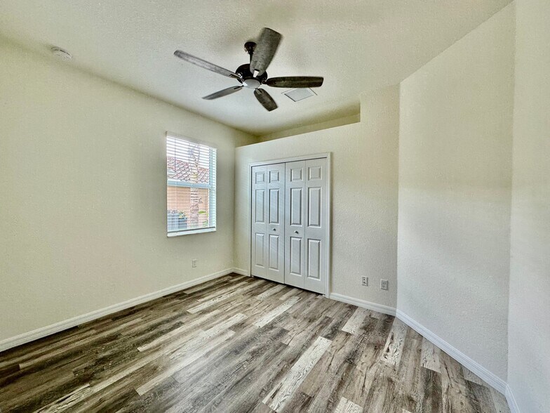 Building Photo - 1823 Alameda Dr