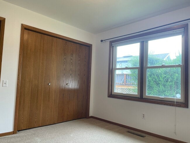 Building Photo - 323 Santa Fe Trail