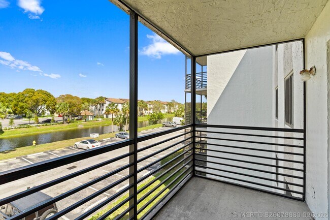 Building Photo - 3700 N Pine Island Rd