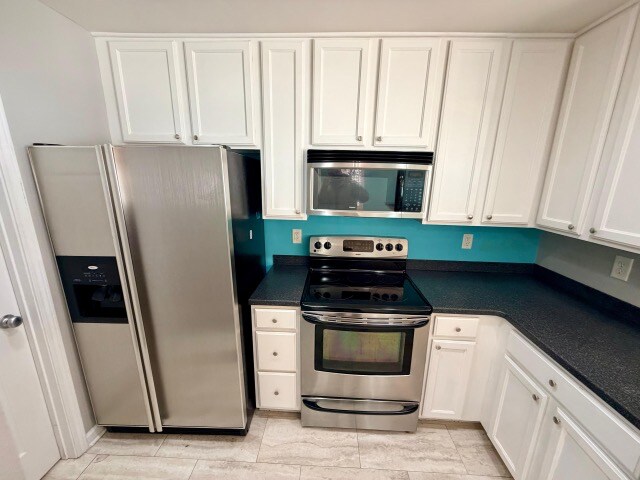 Building Photo - 607 Raphael Place