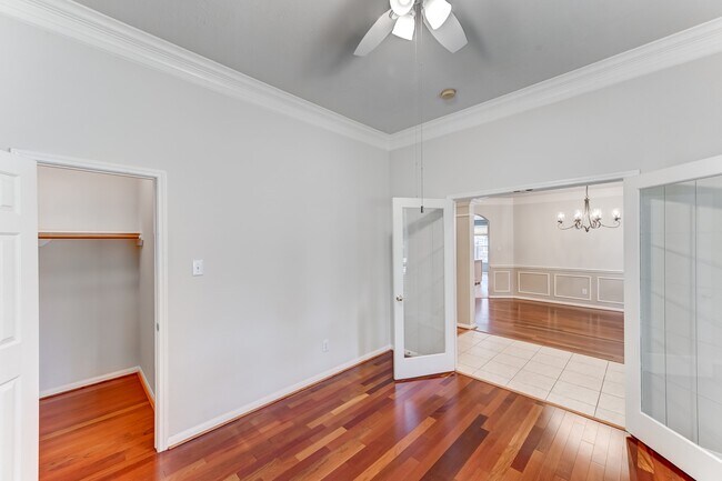 Building Photo - 10103 Cottonwood Canyon Dr