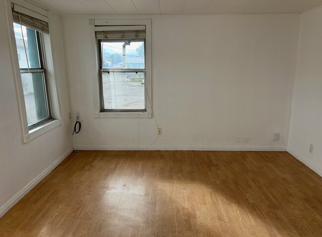 Building Photo - 239 S 200 W