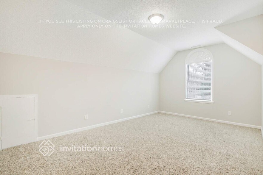 Building Photo - 5002 Rose Ct SE
