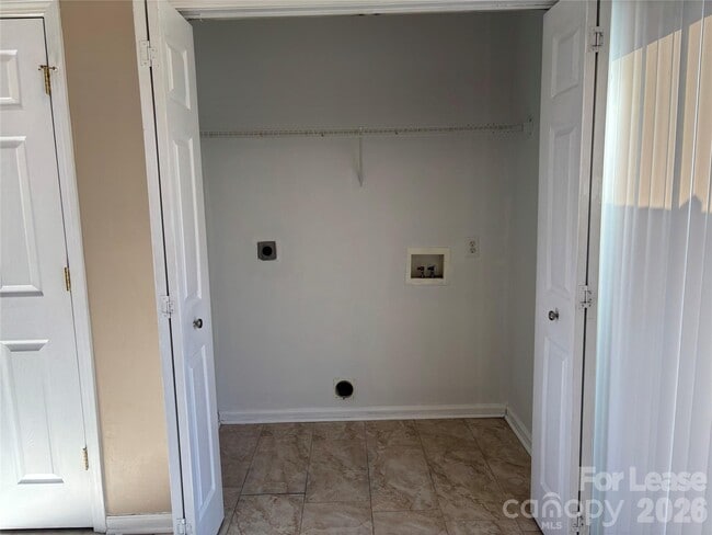 Building Photo - 1641 Clooney Ln