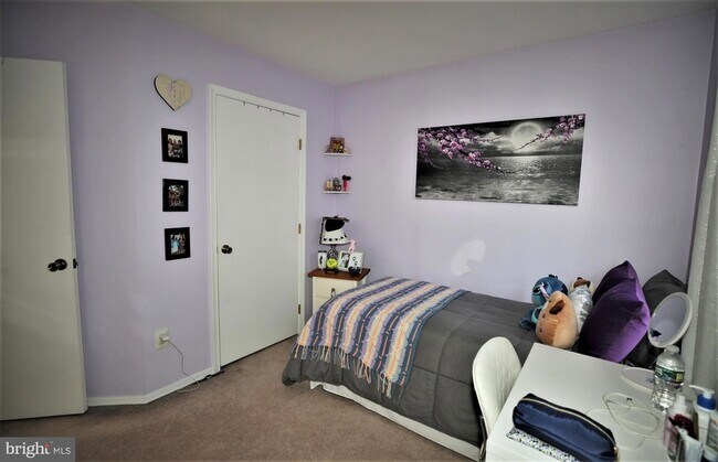 Building Photo - 1303 Blossom Cir