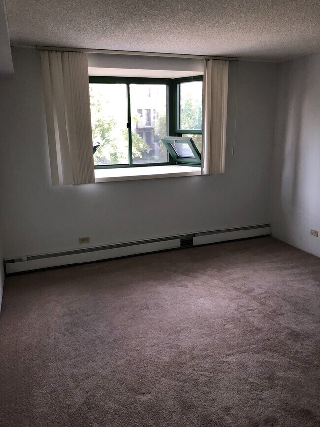 Building Photo - Penn Square