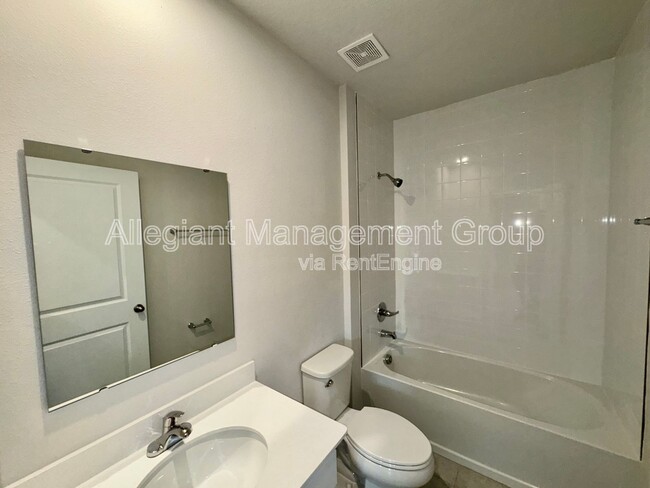 Building Photo - 506 Eagle Landing Blvd
