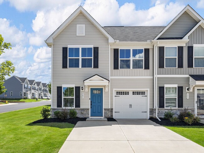 Primary Photo - Beautiful 3 bedroom 2.5 bathroom home loca...